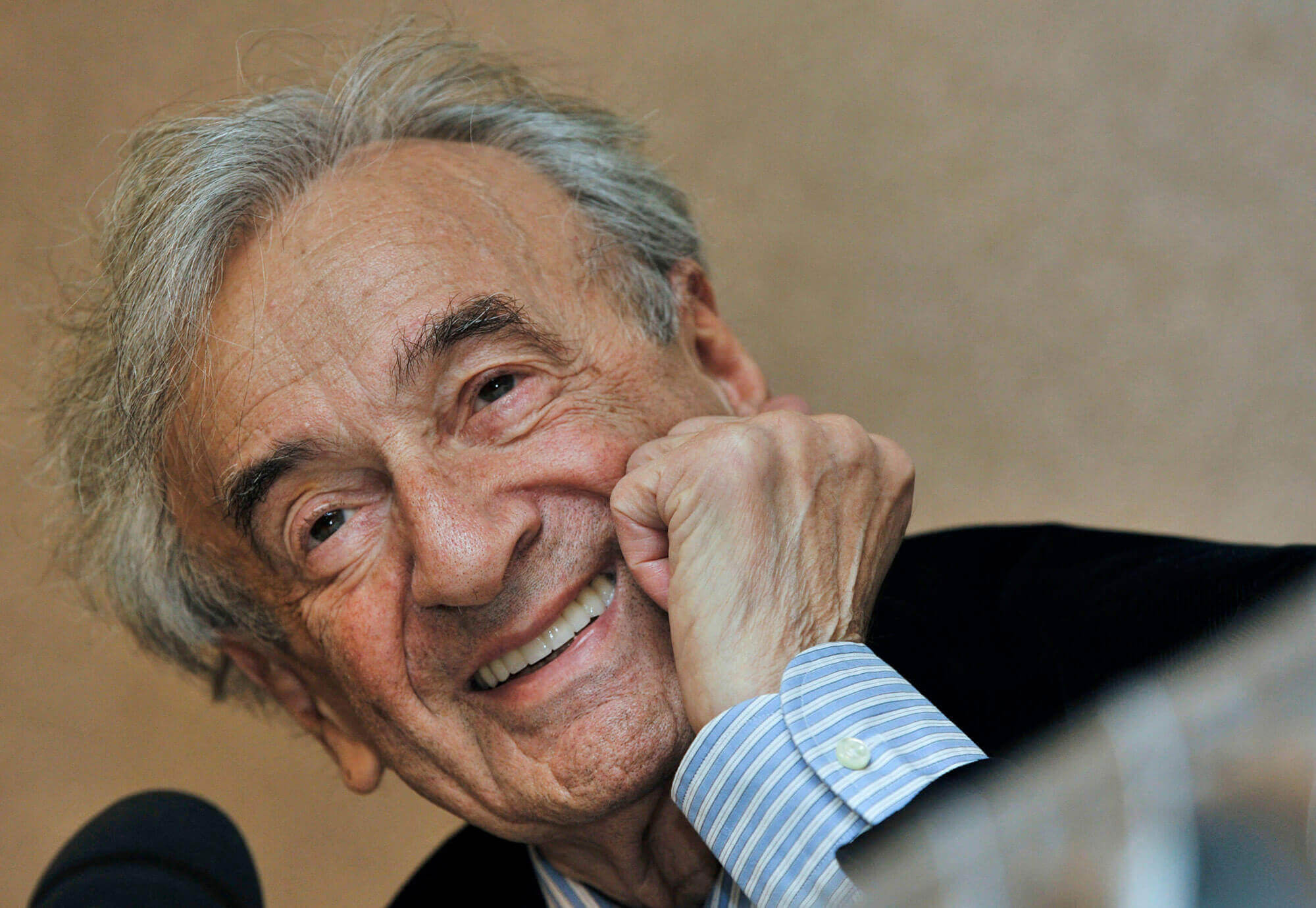 Image of Elie Wiesel at a 2009 conference in Budapest, Hungary