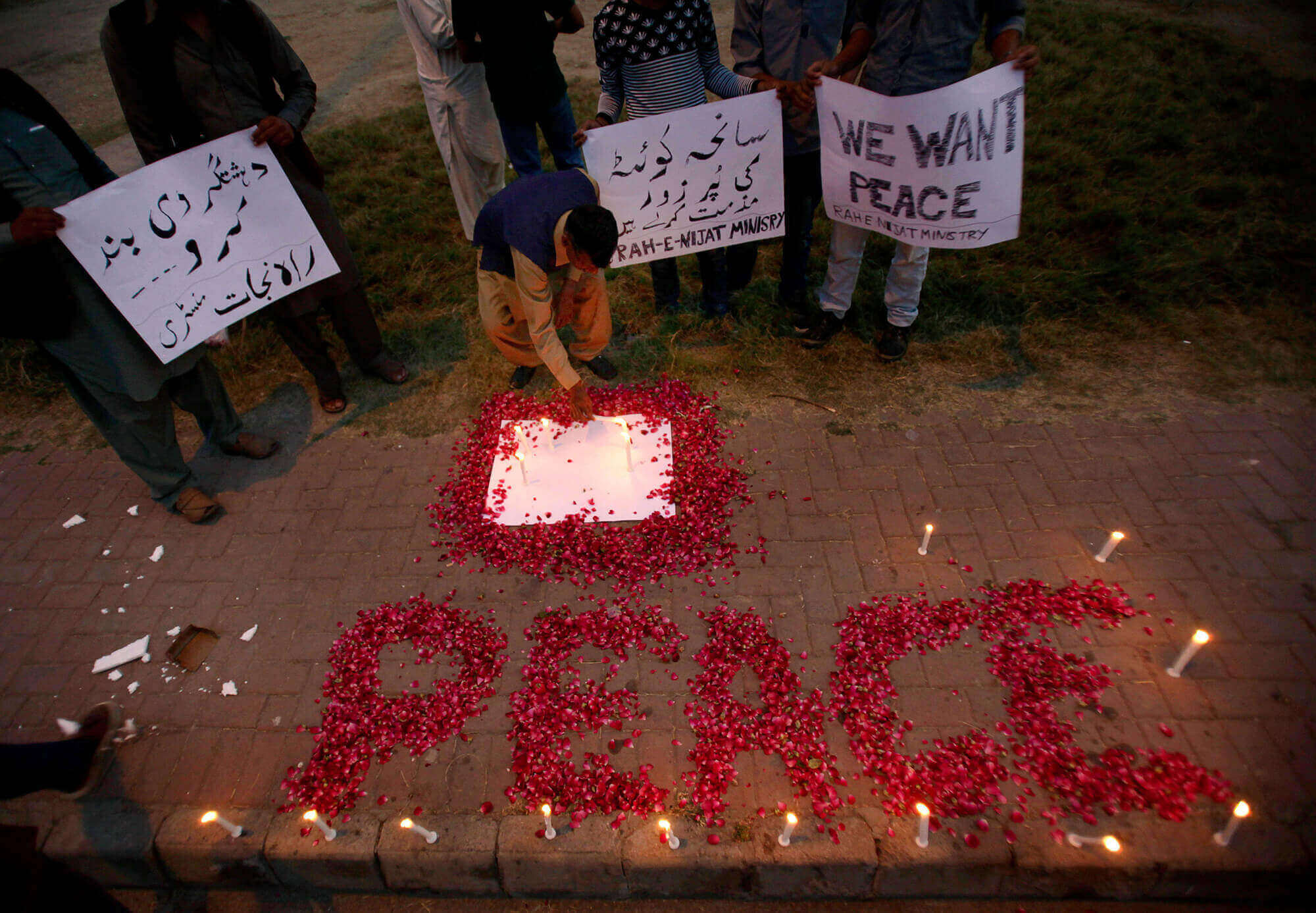Image of makeshift vigil in Pakistan