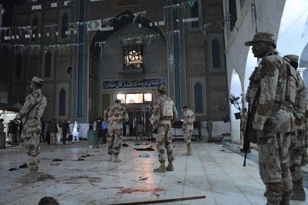 Pakistani Troops Alert After ISIS Bomber Targets Worshippers