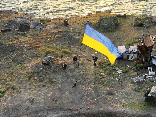Ukrainian flag raised on Snake Island