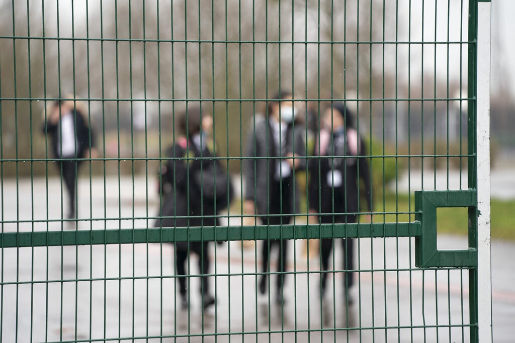 UK school closures