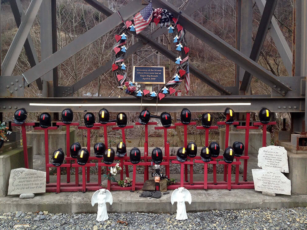 picture of miner memorial in West Virginia
