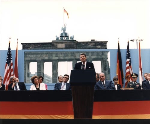 President Reagan gives speech at Berlin Wall