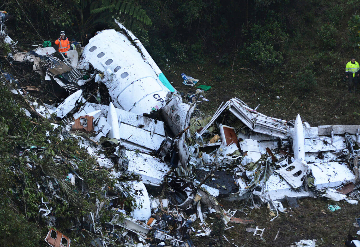 Image of crashed plane in Colombia