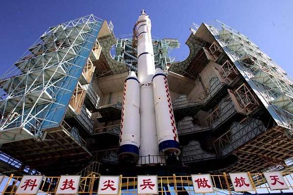 The Long-2 Rocket Carries Chinese Spacecraft