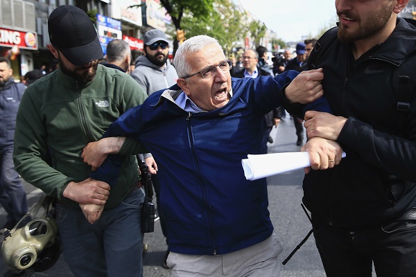 Police Arrest May Day Protesters in Istanbul