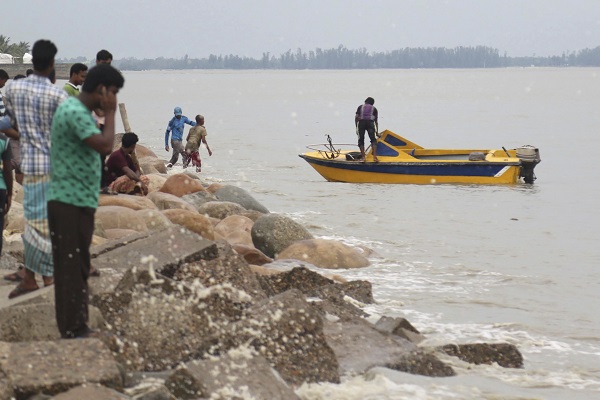 Cyclone Mora Leaves Much of Bangladesh Submerged