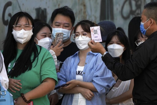 Queues for Covid checks, China