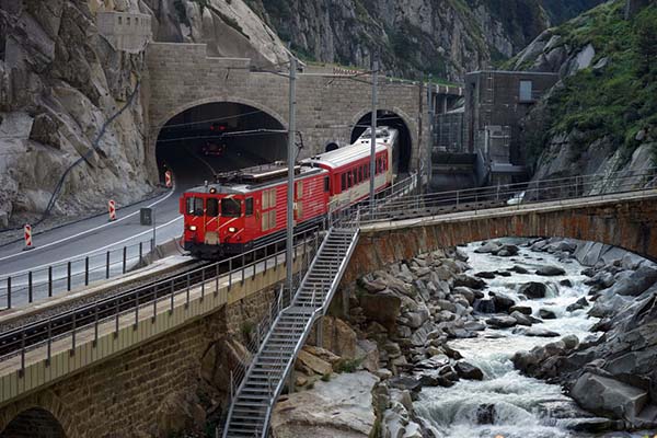 Train in Andermatt