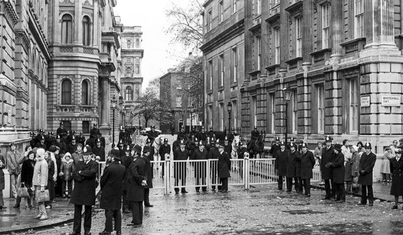 Sir Robert Peel's police force, the "bobbies," began operations at Scotland Yard. 